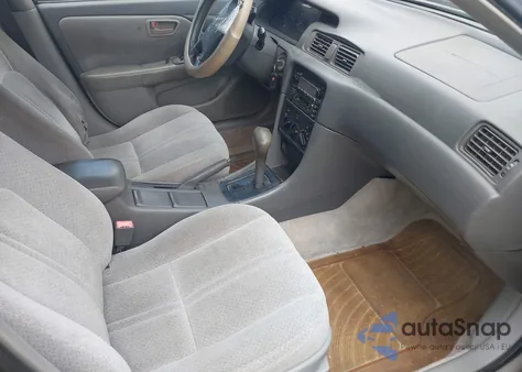 2000 Toyota Camry Le from USA, damaged, VIN 4T1BG22K3YU636135